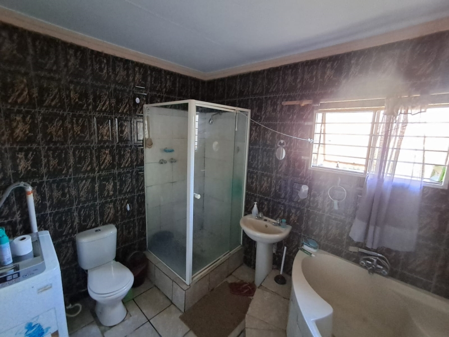 5 Bedroom Property for Sale in Ventersdorp North West